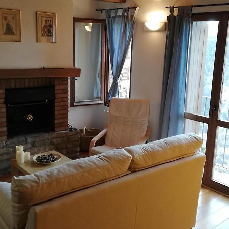 Coqueto Apartamento Duplex En Roda de Isábena מראה חיצוני תמונה
